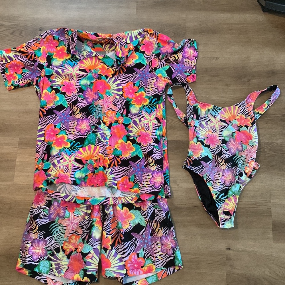 Men’s and women’s matching resort set